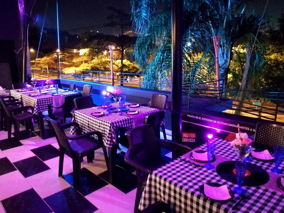 Aqua Lux Hotel Medellín Colombia
