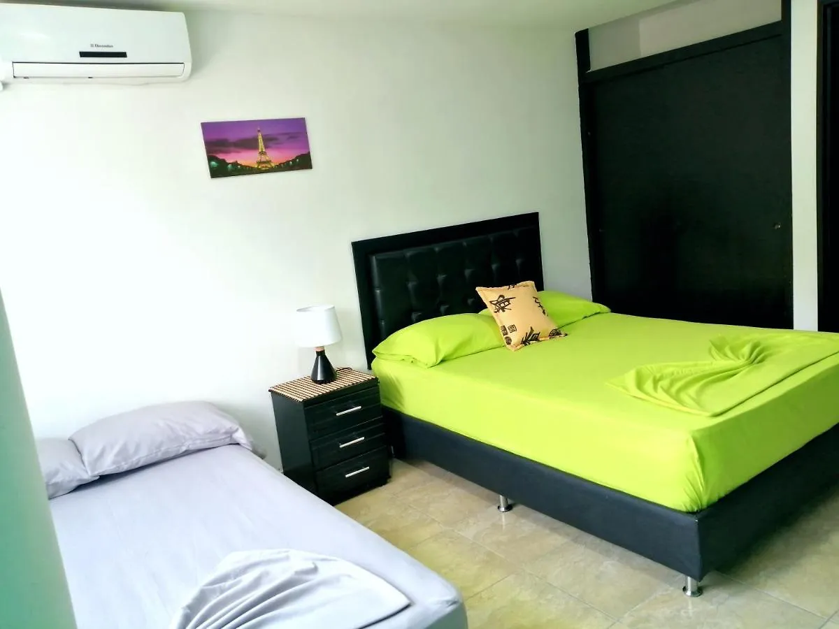 Aqua Lux Hotel Medellín 0*,